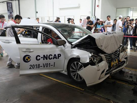 长安睿骋CC实力挑战C-NCAP 新规则 2018版首碰